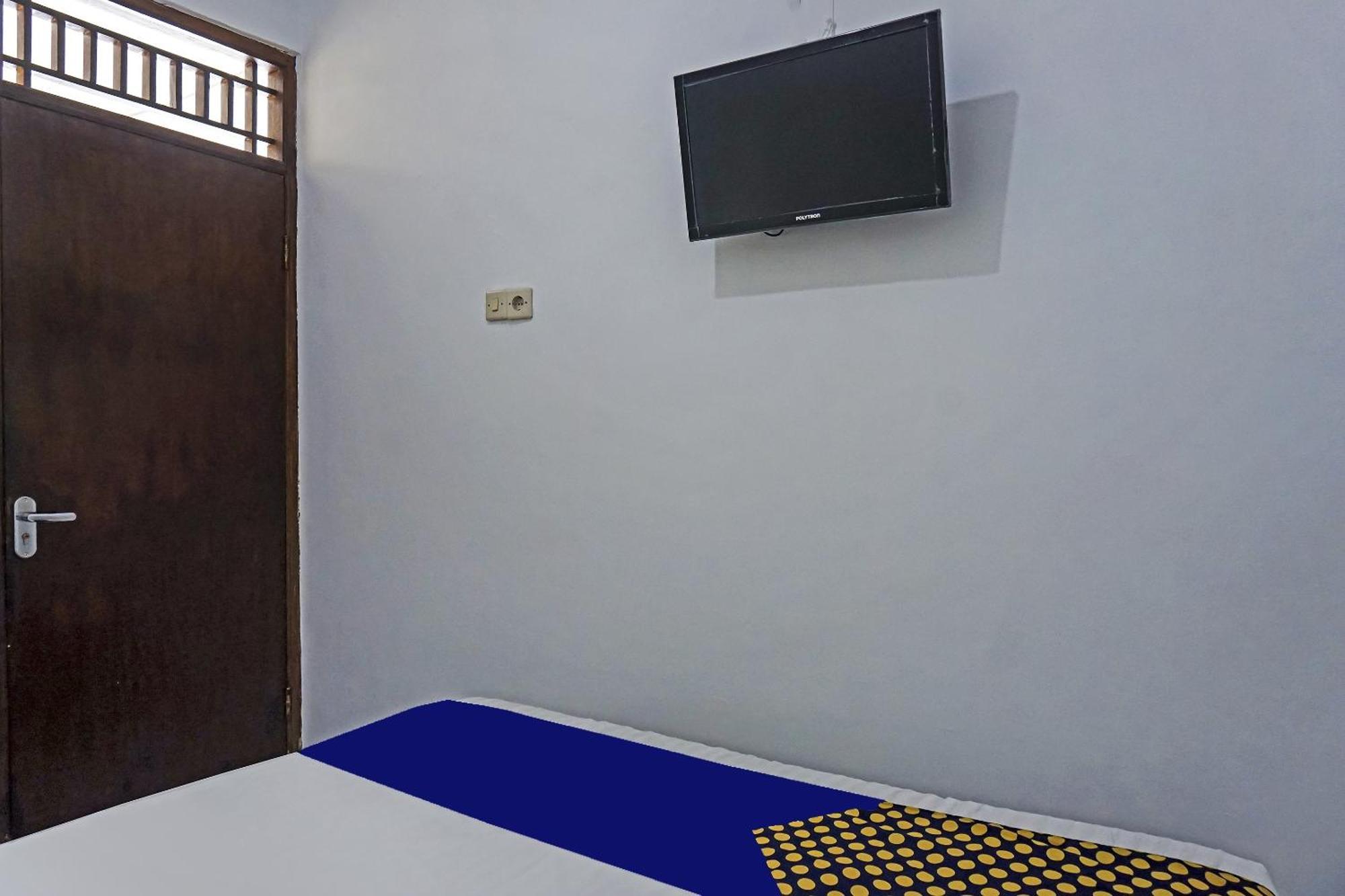 Oyo 90928 Wisma Asri Putra Syariah Bogor Luaran gambar